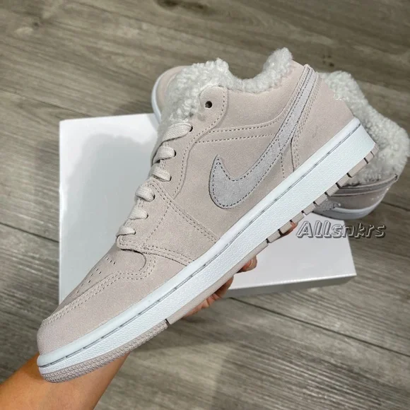 Air Jordan 1 Low Sherpa Fleece Women’s - Picture 5 of 10